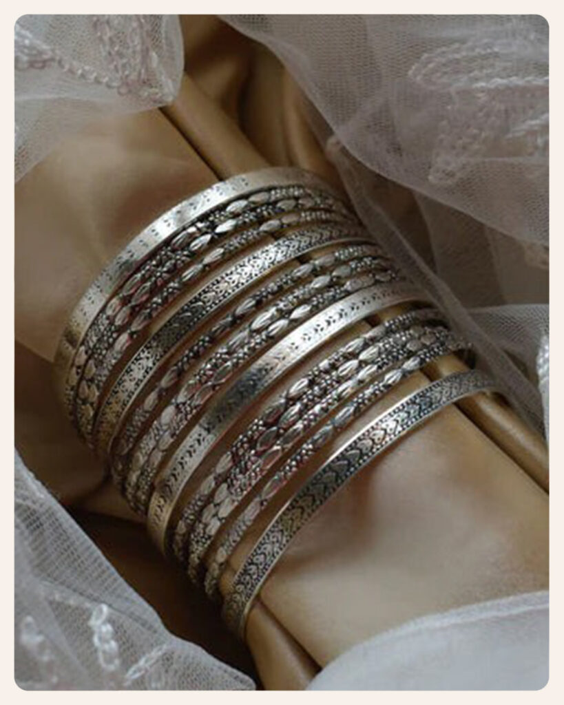 Usefulmate Silver Textured Bangles